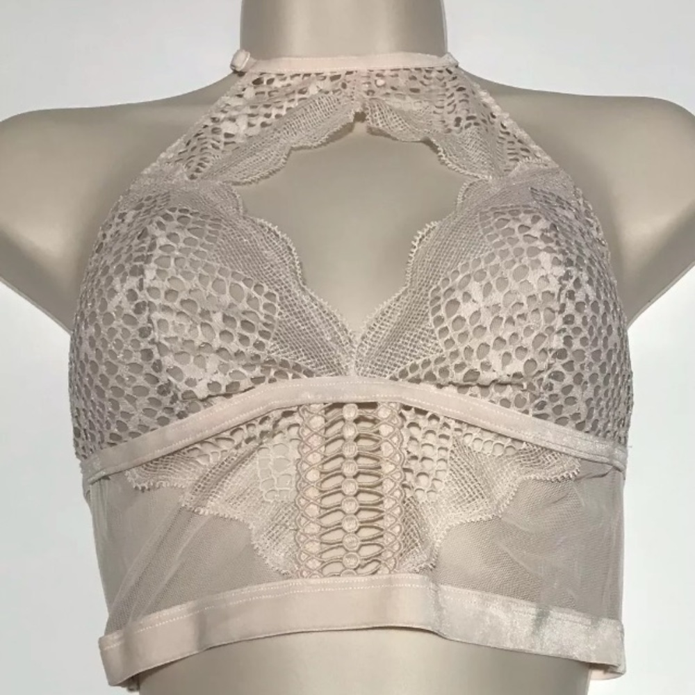 Victoria’s Secret Very Sexy Lace Bralette S/P NWT